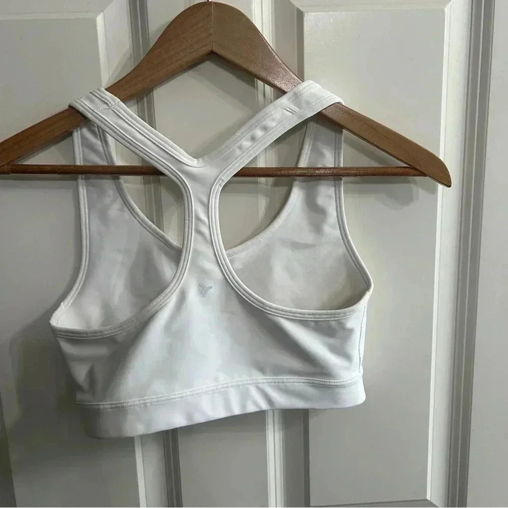 EUC Old Navy Active Powersoft medium support go dry sports bra, size S. White - Picture 4 of 8